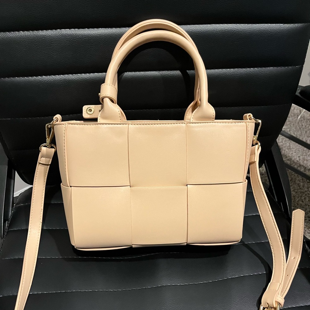 Akira crossbody bag
